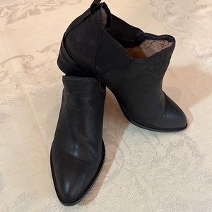 For sale: 1 pair of black leather Sole Society ankle boots size 7.5